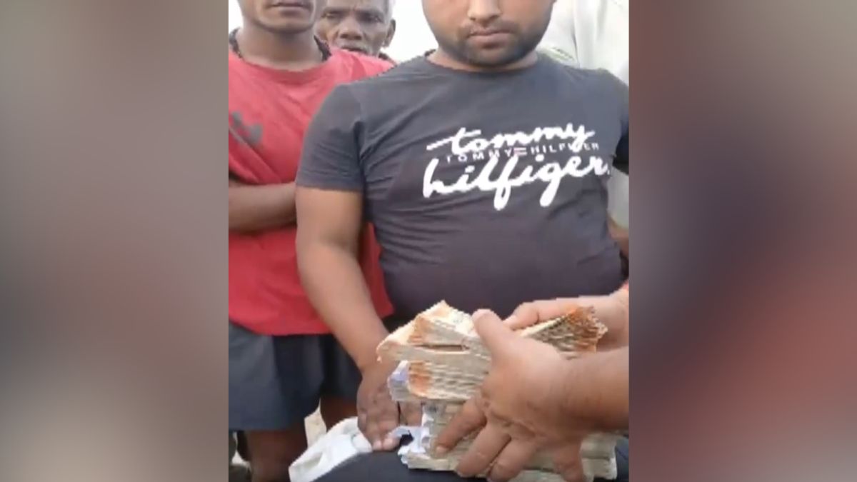 मेरठ करनाल हाईवे पर बिखरे मिले नोट शामली