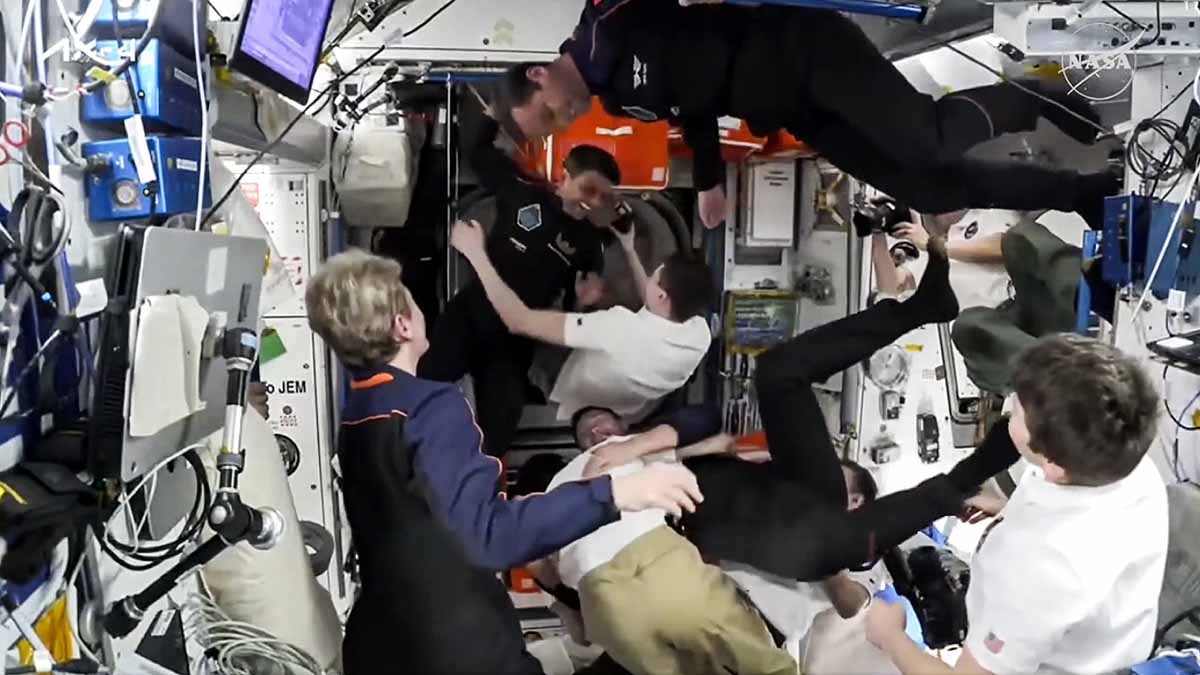 shubhanshu shukla space station crew