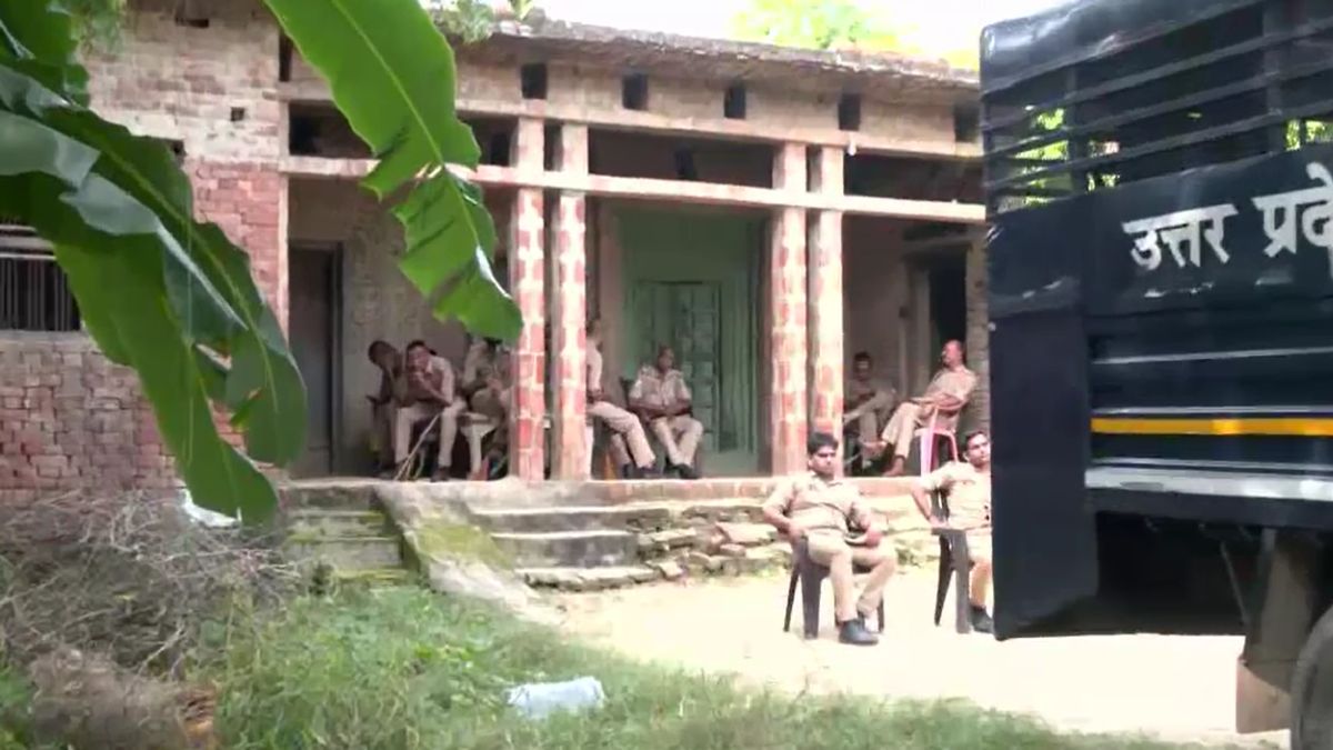 Sobs Locked Room 8 Hours Heartbreaking Story of Three Childrens in Azamgarh Sobs Locked Room 8 Hours Heartbreaking Story of Three Childrens in Azamgarh