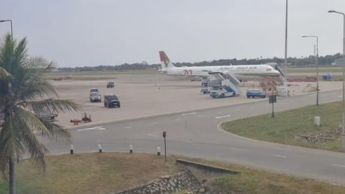 हवाई रास्ते से देश छोड़कर कहीं चले जाने की भी चर्चा थी 