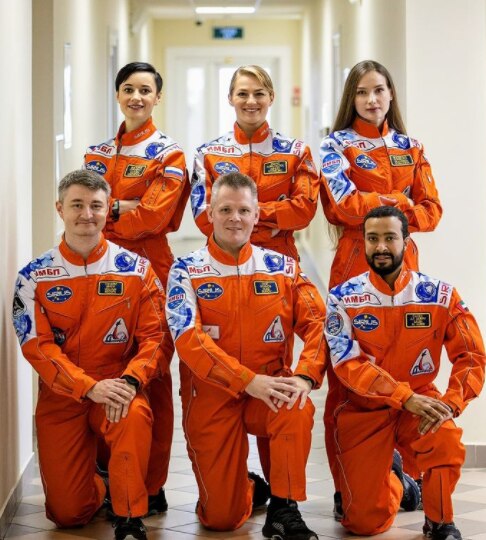 कैप्सूल में बंद स्पेस इंजीनियर कैप्सूल में बंद स्पेस इंजीनियर