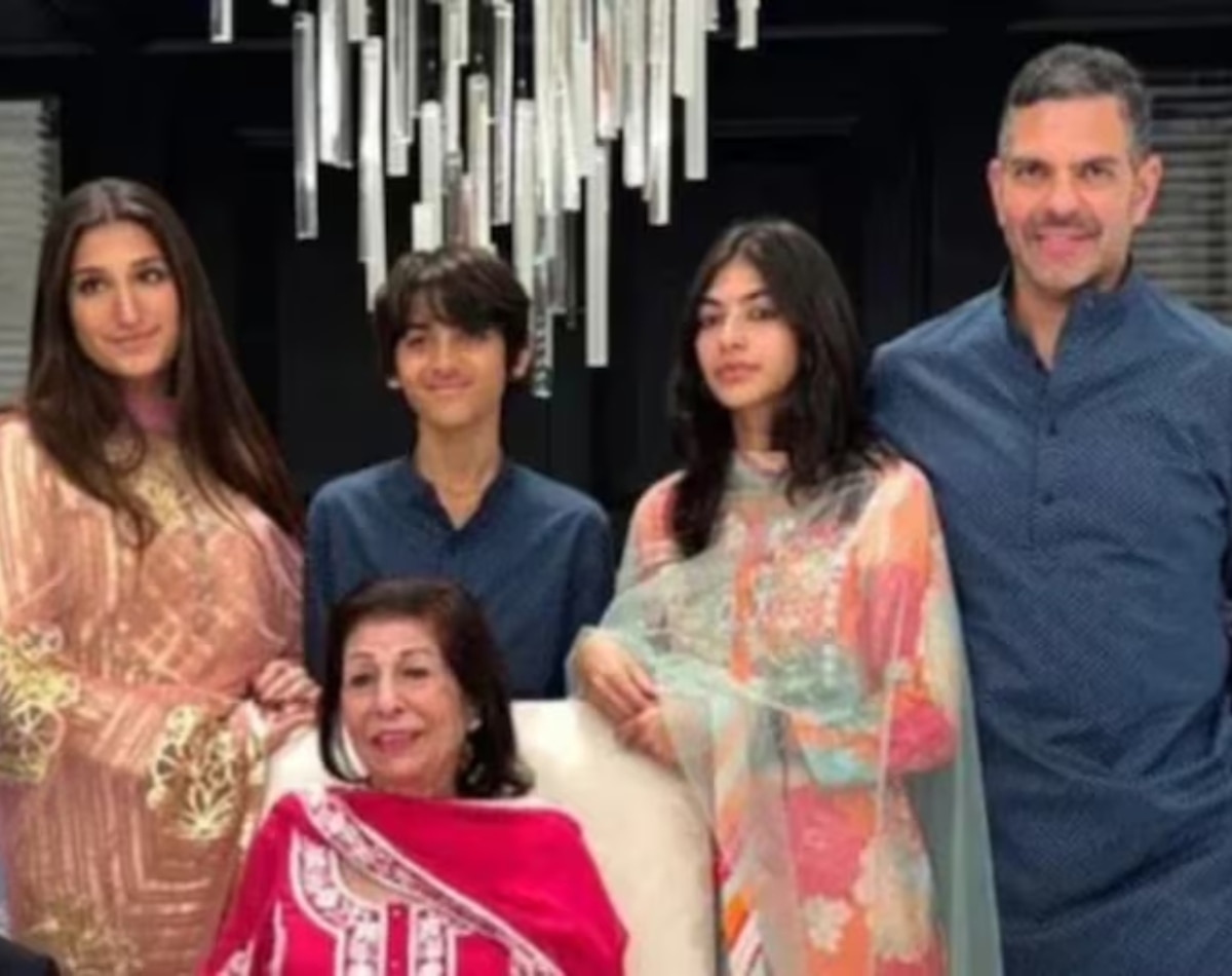 Sunjay Kapur With Family (Photo: Instagram)