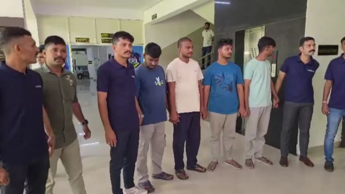 Surat Cyber Network Busted Fake APK Files Hacked 31000 Mobiles Rs 125 Crore Fraud Surat Cyber Network Busted Fake APK Files Hacked 31000 Mobiles Rs 125 Crore Fraud