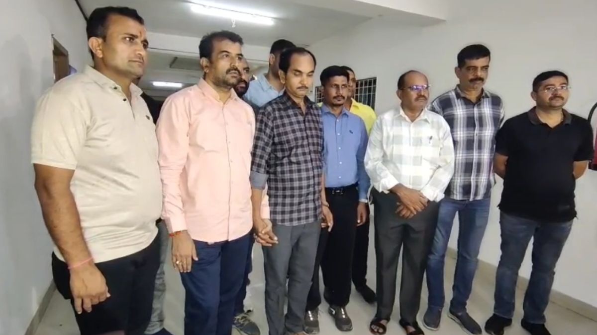 surat farmer floating gold worth over five crore ambergris arrest