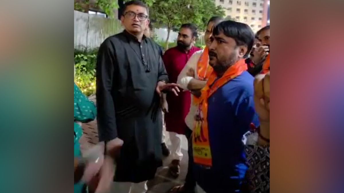 'कल से कोई गैर-हिंदू नहीं दिखना चाहिए'... सूरत के मेडिकल कॉलेज में गरबा पर बवाल, मुस्लिम स्टाफ को लेकर बजरंग दल ने क्या कहा? 'कल से कोई गैर-हिंदू नहीं दिखना चाहिए'... सूरत के मेडिकल कॉलेज में गरबा पर बवाल, मुस्लिम स्टाफ को लेकर बजरंग दल ने क्या कहा?