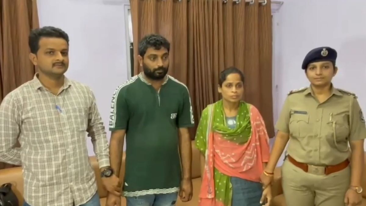 लड़के ने पूछा- कौन... जवाब आया- शीतल, मिलने भी आ गई... फिर सुनसान जगह पर 25 साल के लड़के के साथ हो गया ये कांड लड़के ने पूछा- कौन... जवाब आया- शीतल, मिलने भी आ गई... फिर सुनसान जगह पर 25 साल के लड़के के साथ हो गया ये कांड