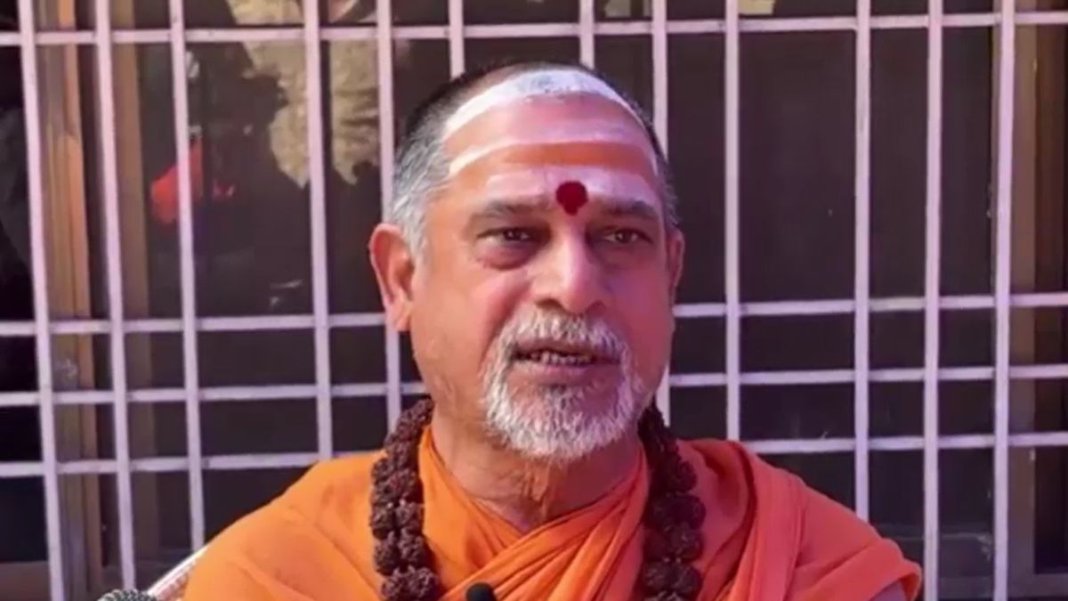swami sadananda supports avimukteshwaranand calls allegations political conspiracy