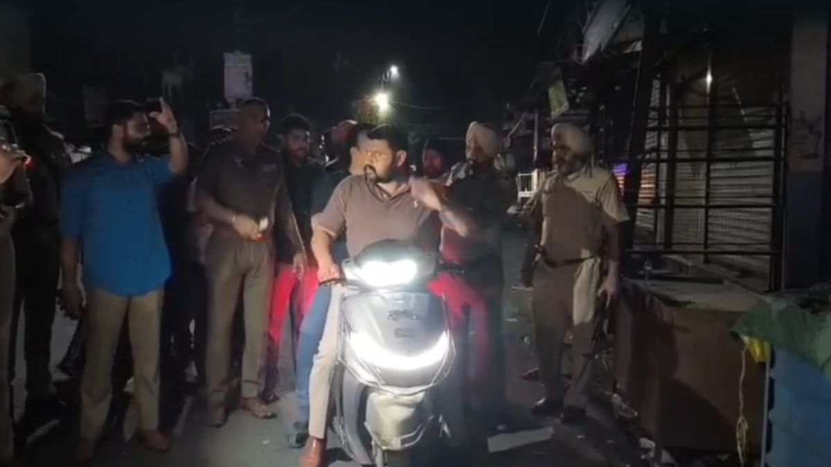 tarn taran abandoned e scooter near temple causes bomb scare