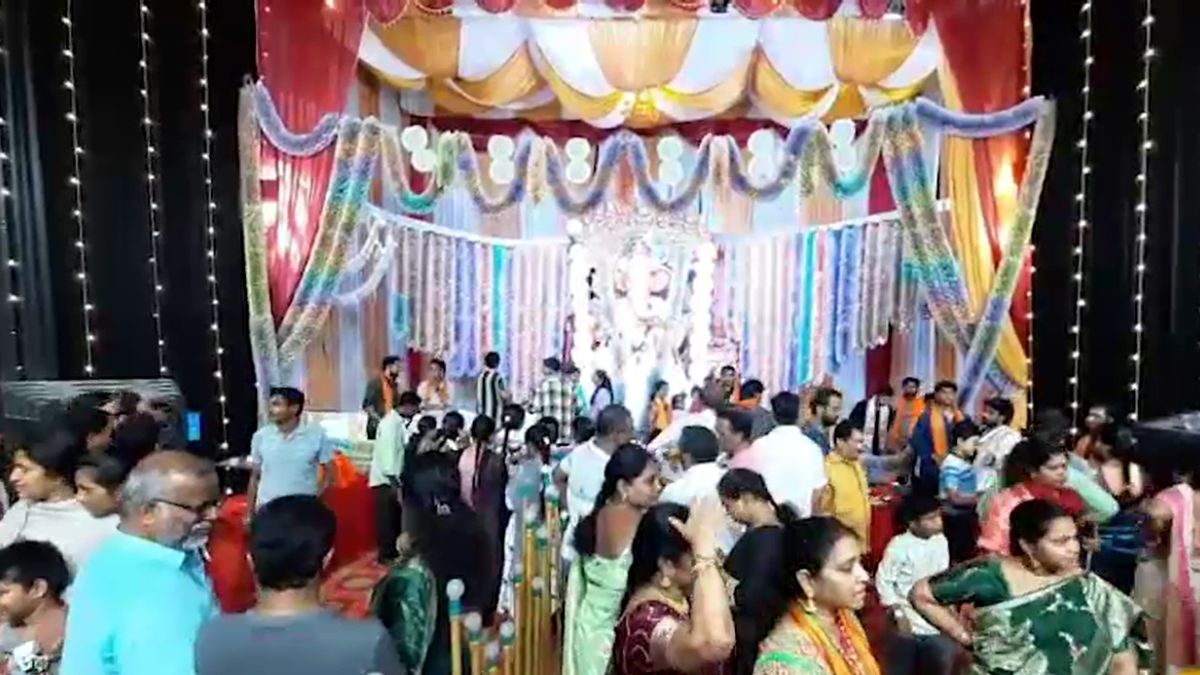 telangana palvancha ganesh idols decorated with currency worth rs 3 crore telangana palvancha ganesh idols decorated with currency worth rs 3 crore