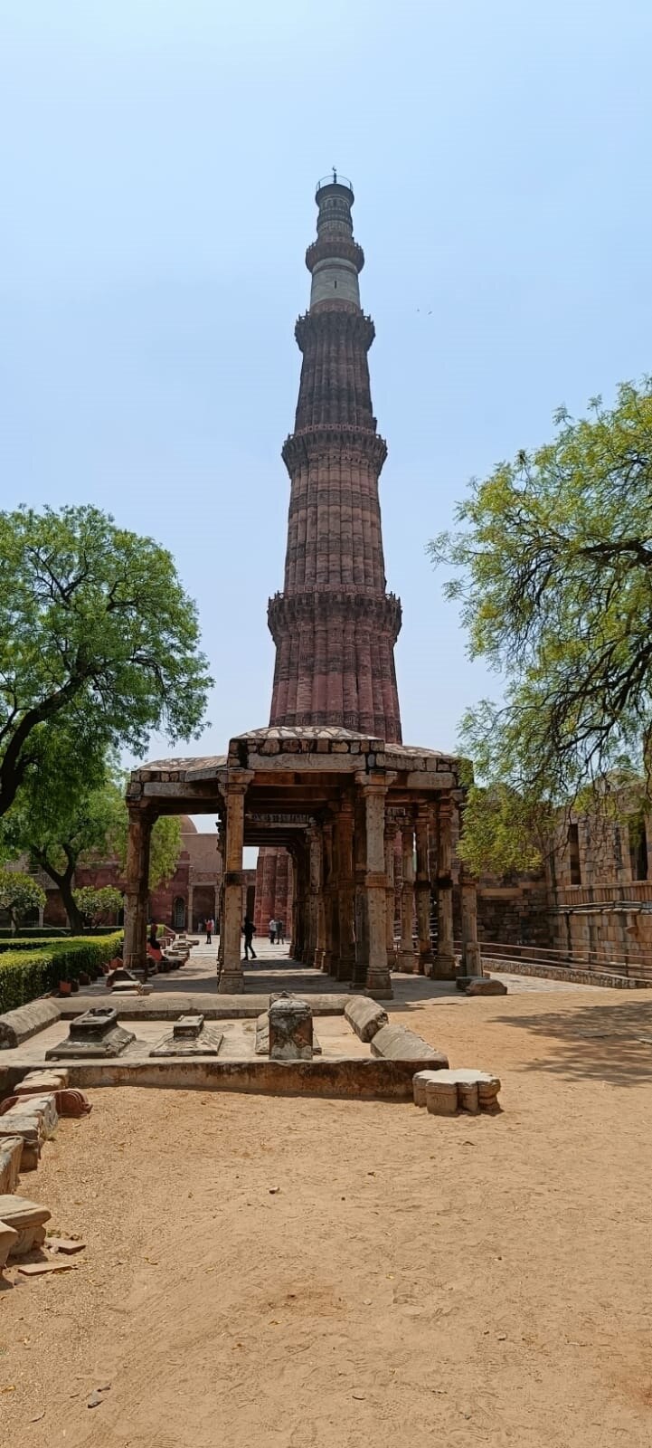 कुतुब मीनार में हैं कई प्राचीन मंदिर