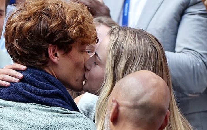 The Russian star was previously dating world No 1 Jannik Sinne.jpg