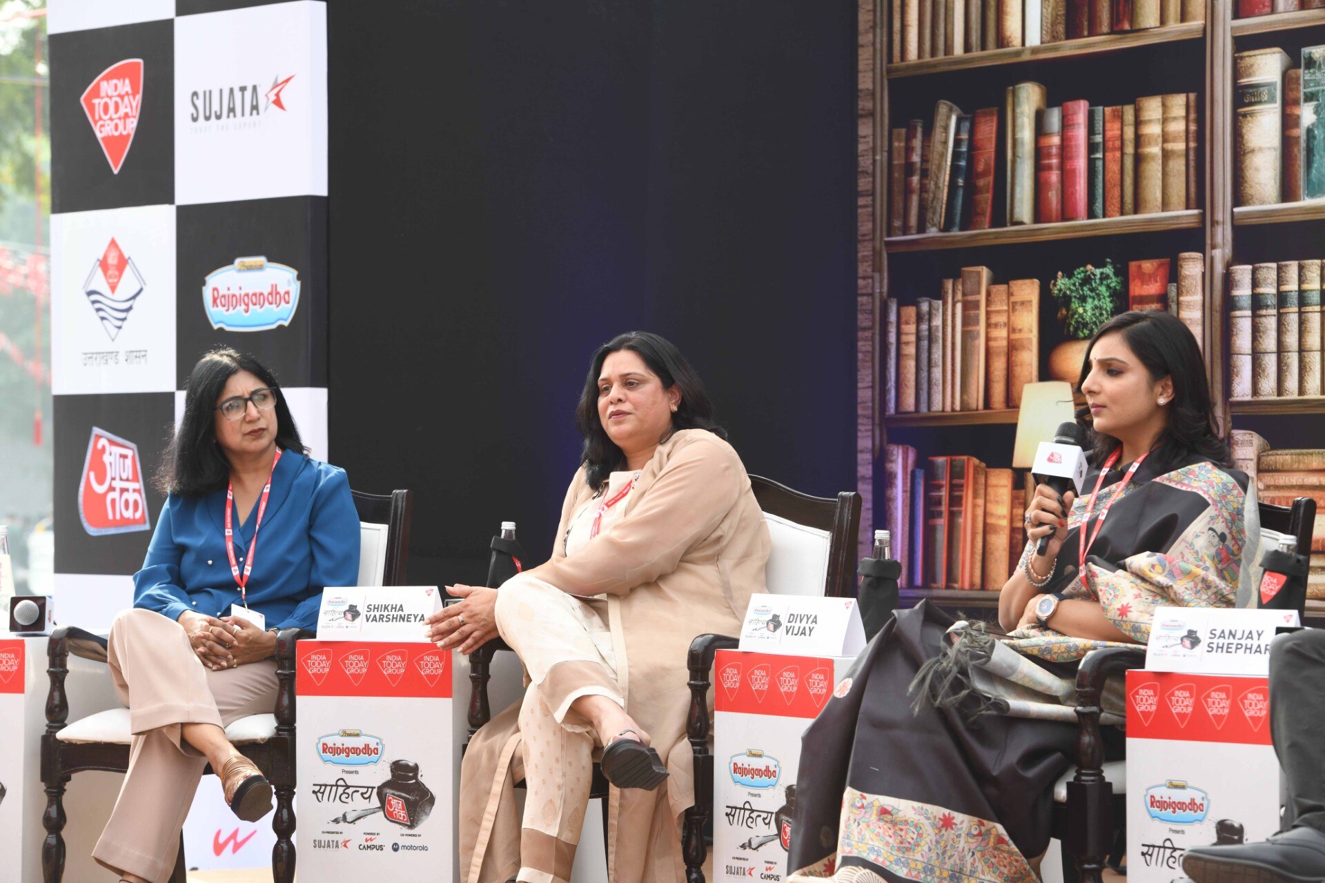 राइटिंग में युवा पीढ़ी कैसे बनाए अपना करियर? साहित्य आजतक में लेखकों ने दिए टिप्स