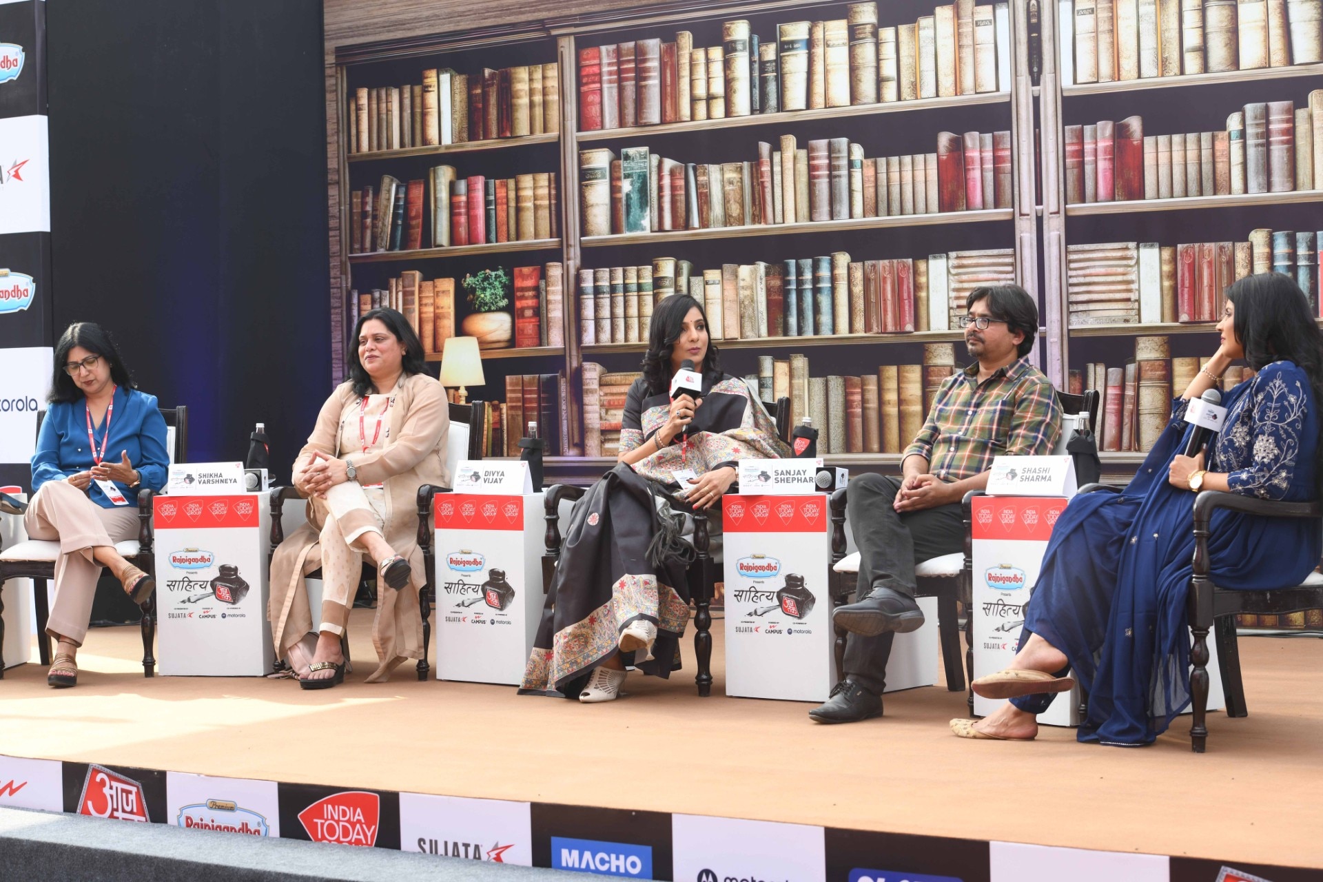 राइटिंग में युवा पीढ़ी कैसे बनाए अपना करियर? साहित्य आजतक में लेखकों ने दिए टिप्स