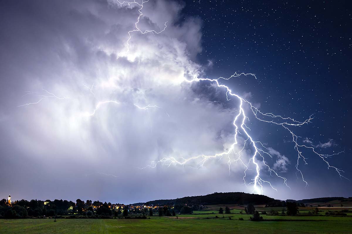 Lightning Thunderquakes