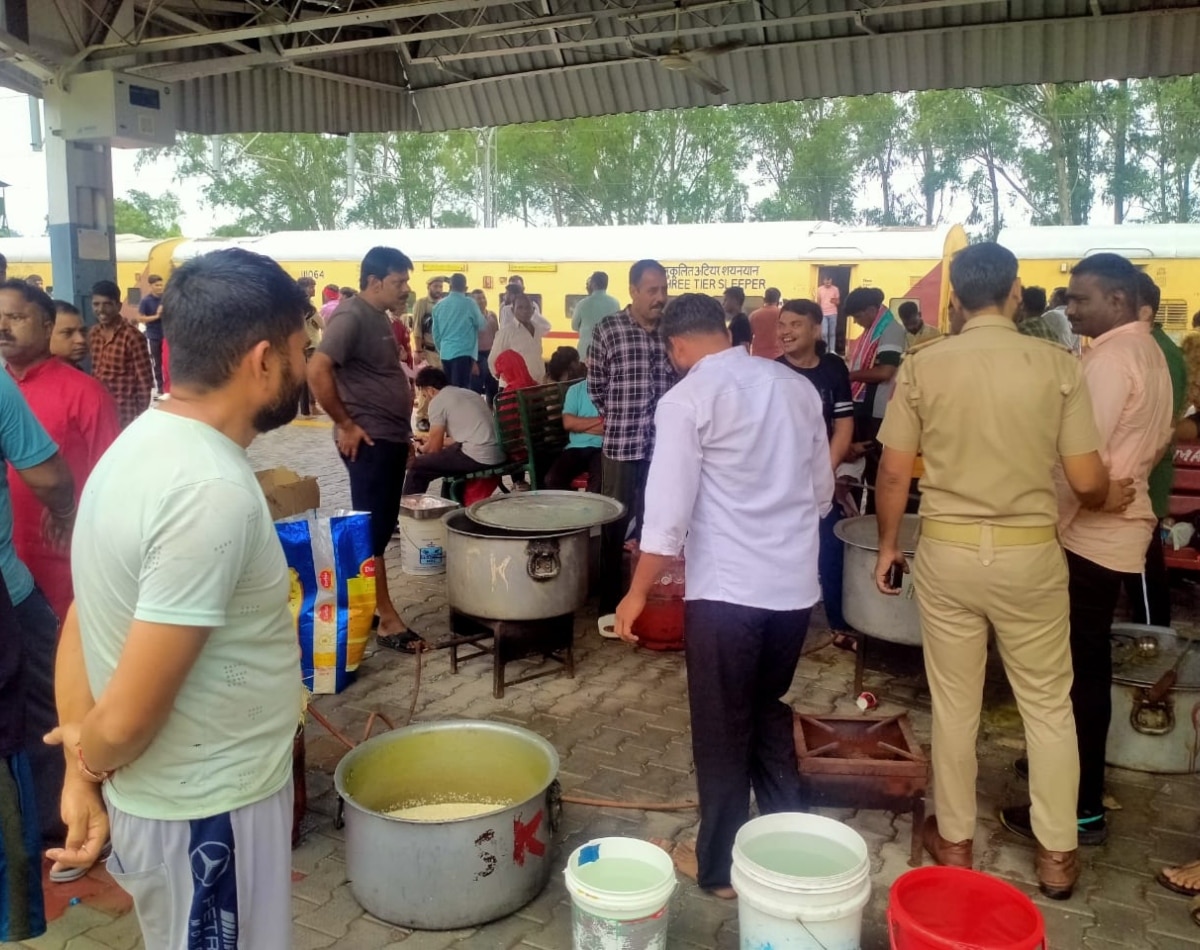Train Stuck At Manwal