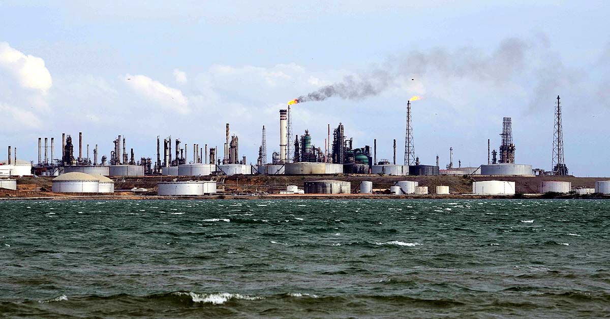 Trump Eyes on Iran Oil