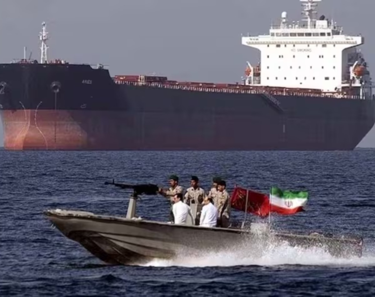 ट्रंप की चिंता बढ़ाने में होर्मुज स्ट्रेट का अहम रोल. (Photo: Reuters) Trump Tension Rise Hormuz