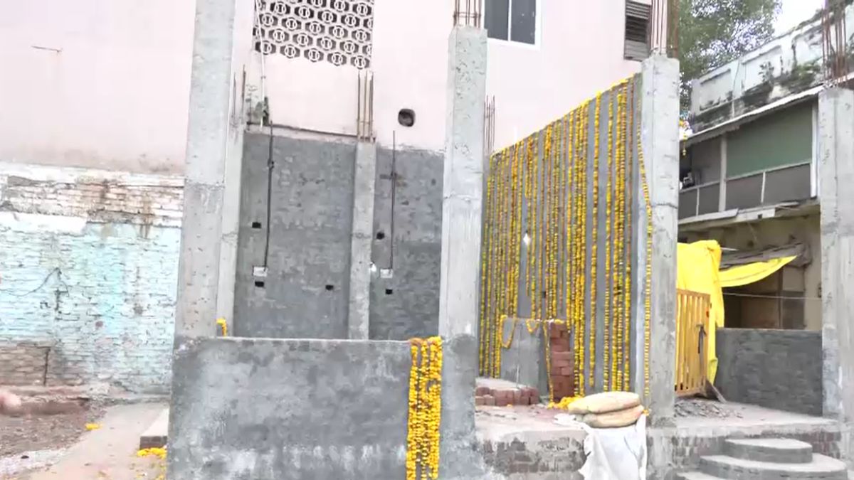 ujjain khade hanuman temple shifting road widening south facing idol controversy