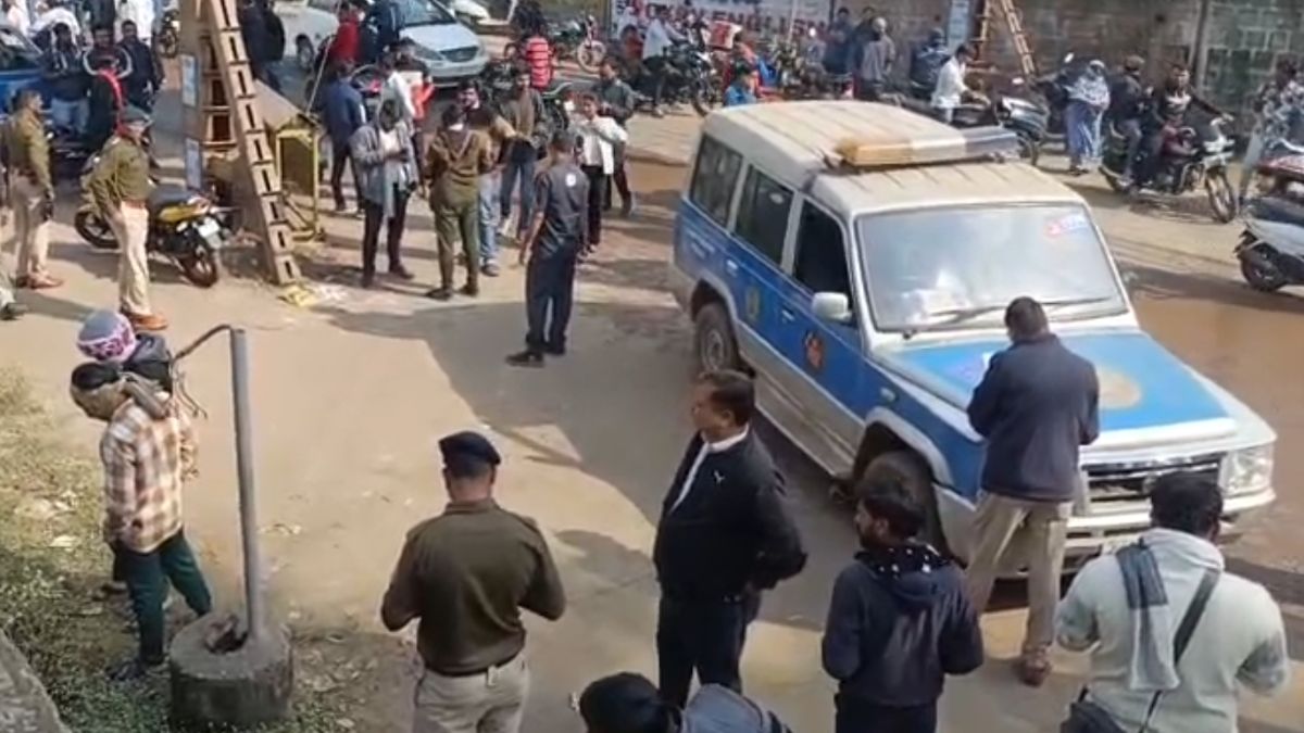 Unidentified Womans Decomposed Body Found in Sack in Durg Unidentified Womans Decomposed Body Found in Sack in Durg