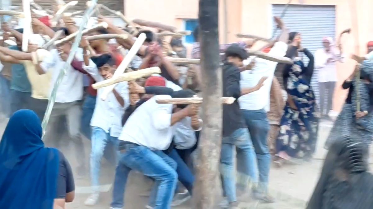 unique lathmar holi of jhansi barsana pattern centuries old tradition