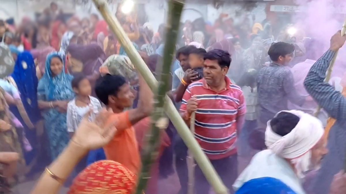 unique lathmar holi of jhansi barsana pattern centuries old tradition