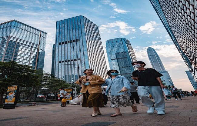 china increase in migration rate america and europe reasons photo Unsplash