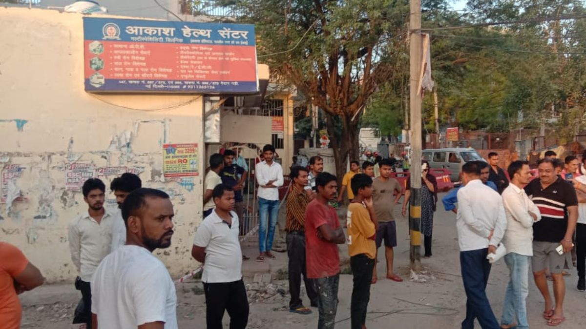 दिल्ली में मेट्रो साइट पर हादसा.