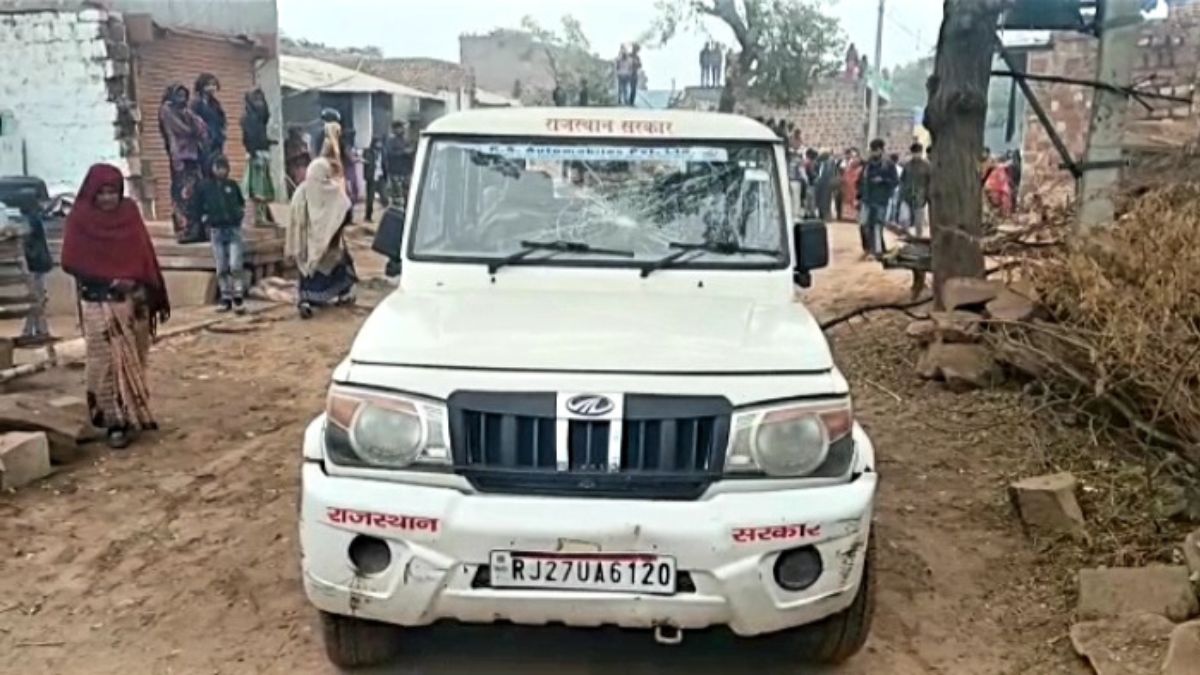 खनन माफिया ने SIT टीम पर किया हमला. 