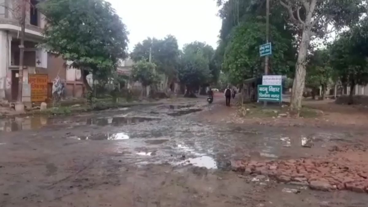 कॉलोनी में रहता है जलभराव.