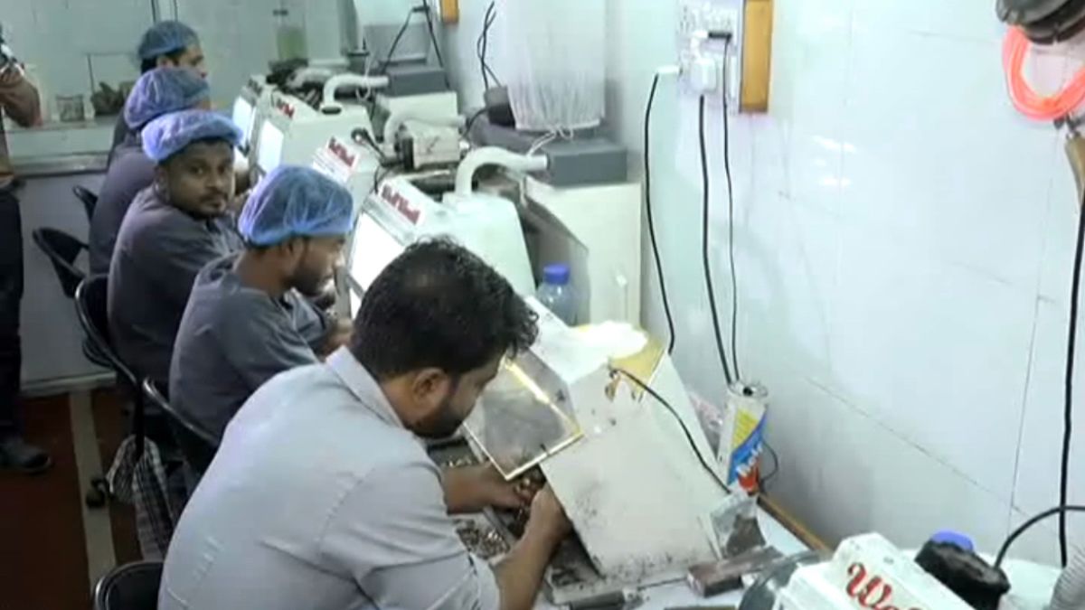 सूरत में लैबग्रोन डायमंड का हो रहा है उत्पादन. 