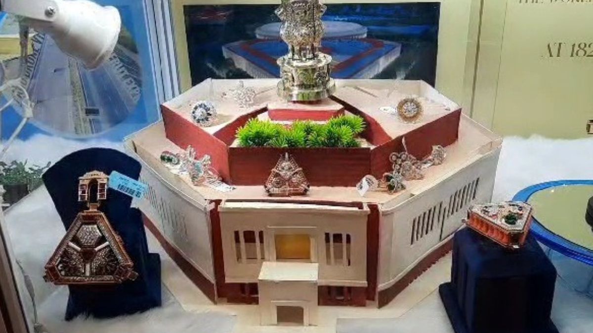 एग्जीबिशन में छाए रहे योगी-मोदी के सिक्के. 