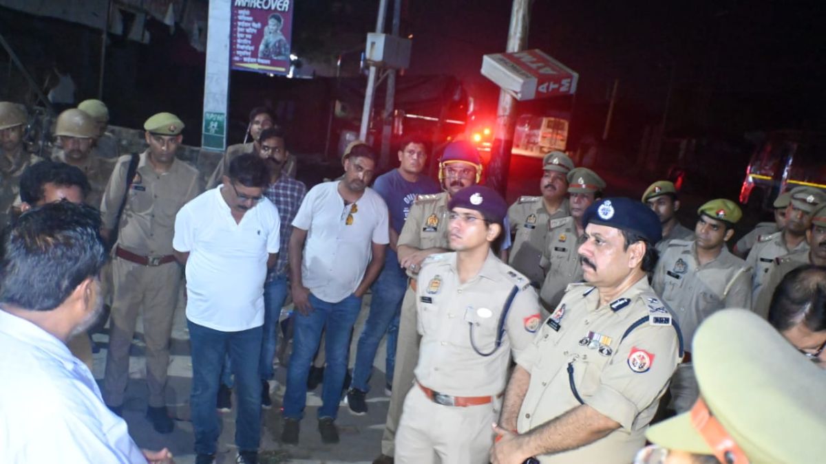 आपत्तिजनक पोस्ट को लेकर बरेली में बवाल, दो समुदायों के लोग भिड़े, पुलिस से की धक्का-मुक्की