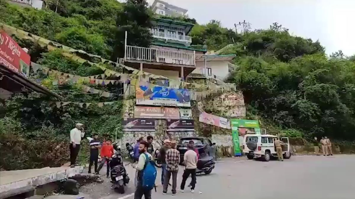 'कुदरत' का इंतकाम... जिस हाथ पर गुदवाया प्रेमी का नाम, उसी से उतारा मौत के घाट 'कुदरत' का इंतकाम... जिस हाथ पर गुदवाया प्रेमी का नाम, उसी से उतारा मौत के घाट