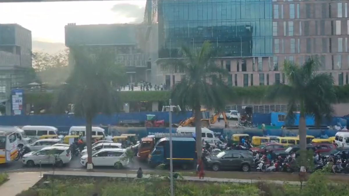 पांच घंटे तक जाम रहा पूरा बेंगलुरु शहर. (Photo: Video Grab)