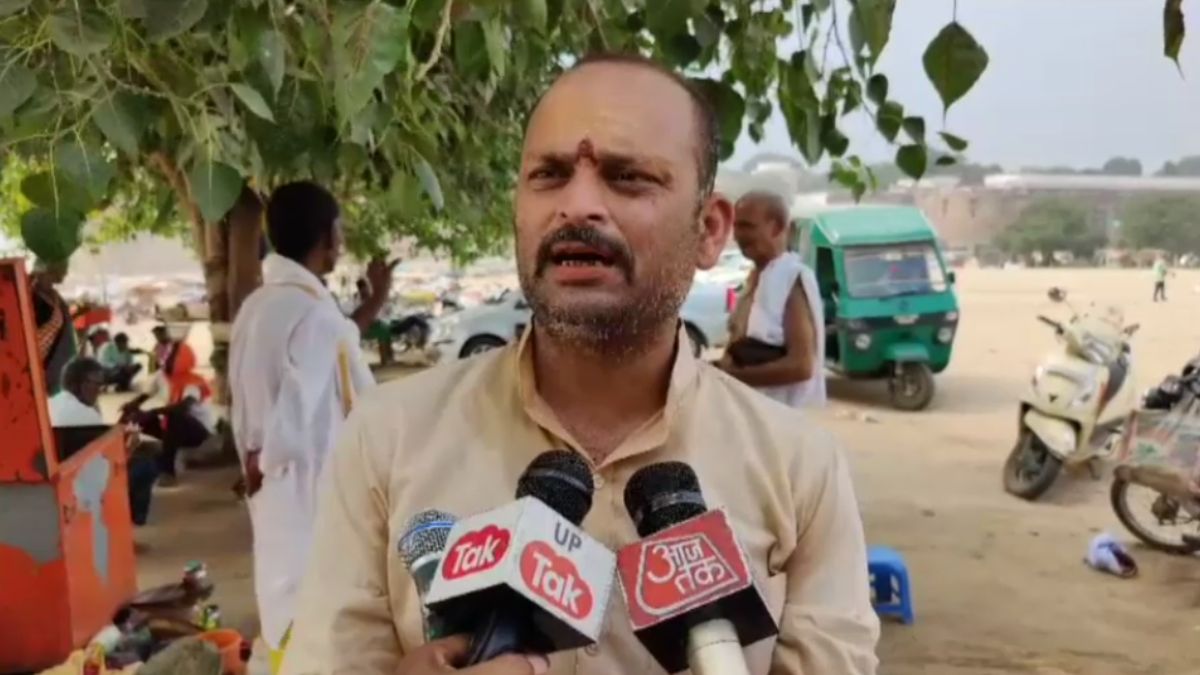 Pitru Paksha 2023: पितृ पक्ष में वीडियो कॉल पर भी होगा पिंडदान, तीर्थ पुरोहितों ने शुरू की वेबसाइट Pitru Paksha 2023: पितृ पक्ष में वीडियो कॉल पर भी होगा पिंडदान, तीर्थ पुरोहितों ने शुरू की वेबसाइट