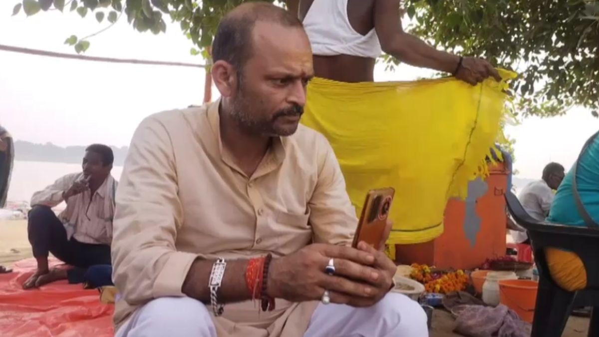 Pitru Paksha 2023: पितृ पक्ष में वीडियो कॉल पर भी होगा पिंडदान, तीर्थ पुरोहितों ने शुरू की वेबसाइट Pitru Paksha 2023: पितृ पक्ष में वीडियो कॉल पर भी होगा पिंडदान, तीर्थ पुरोहितों ने शुरू की वेबसाइट