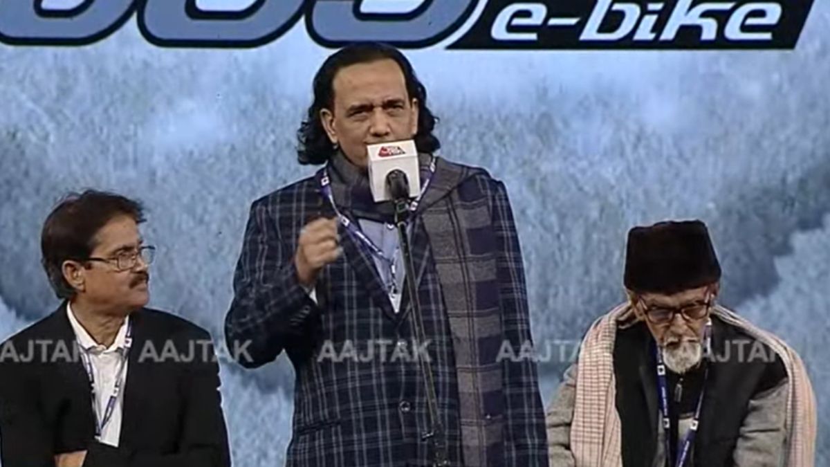 शायर इकबाल अशर (तस्वीर- आजतक)