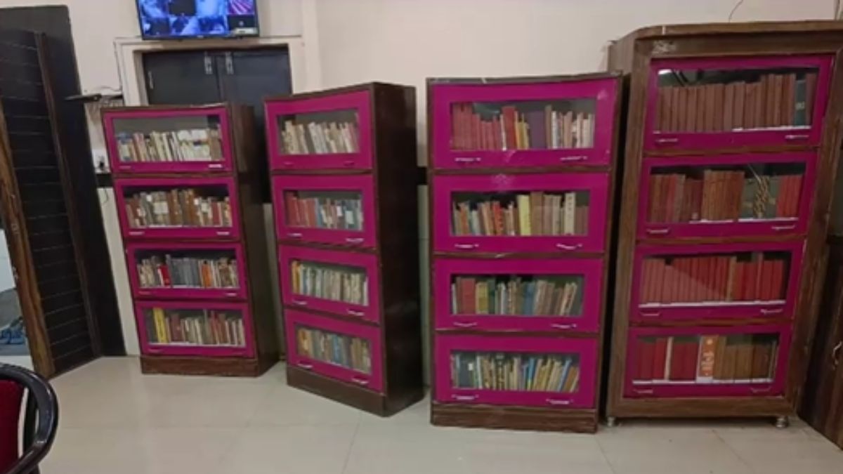 ग्वालियर के मंदिर में मौजूद है अकबर काल की अरबी में हस्तलिखित रामायण