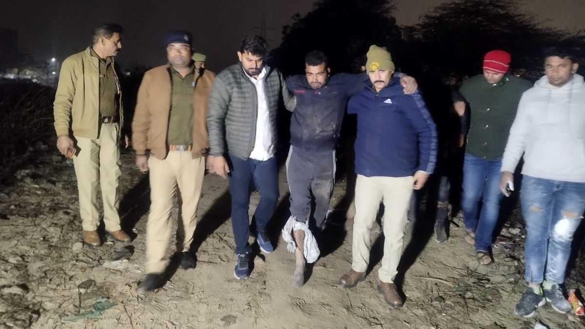 पहले चाकू से गोदा, फिर बाइक से बांधकर घसीटा... नोएडा में शख्स के साथ बर्बरता पहले चाकू से गोदा, फिर बाइक से बांधकर घसीटा... नोएडा में शख्स के साथ बर्बरता