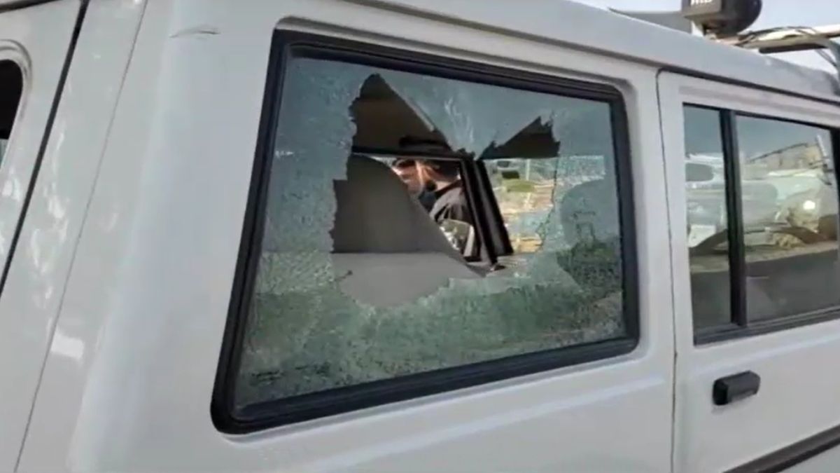 एआरटीओ और टीम पर दबंगों ने किया हमला एआरटीओ और टीम पर दबंगों ने किया हमला