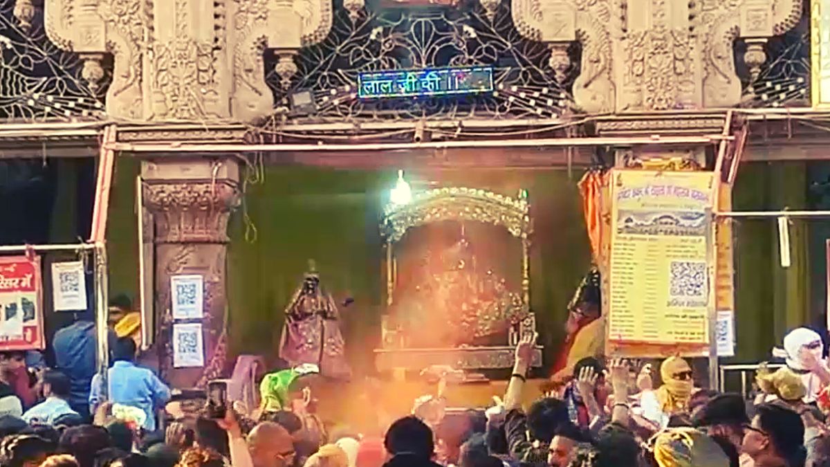 Lathmar Holi 2024: बरसाने की लट्टमार होली की धूम... पुलिस प्रशासन ने की खास तैयारी, दो हजार से ज्यादा जवान रहेंगे तैनात