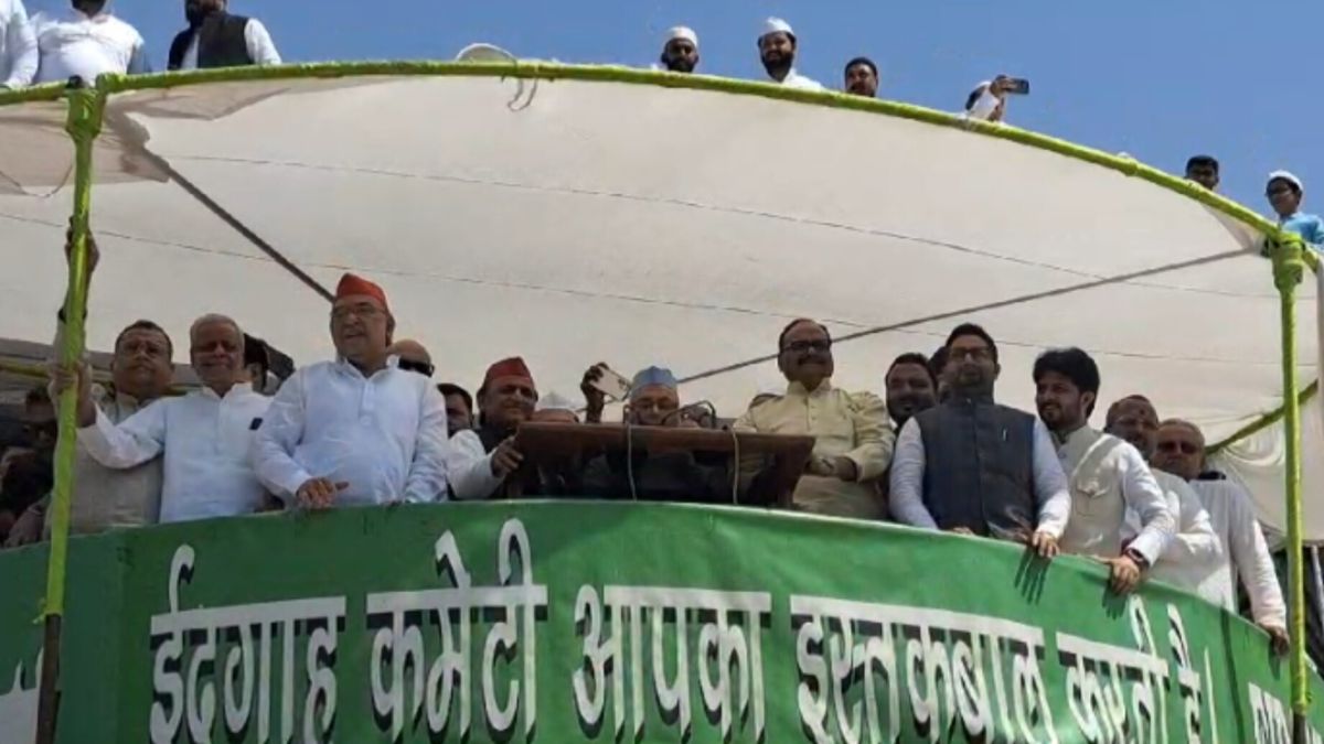 ममता बनर्जी, अखिलेश यादव, ब्रजेश पाठक... चुनावी मौसम में नेताओं की सियासी ईद, देखें तस्वीरें