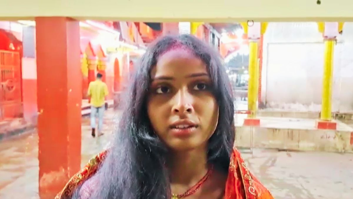 रेलवे में नौकरी लगते ही बदल गया प्रेमी, लड़की ने मंदिर में मिलने बुलाया और जबरन कर ली शादी रेलवे में नौकरी लगते ही बदल गया प्रेमी, लड़की ने मंदिर में मिलने बुलाया और जबरन कर ली शादी