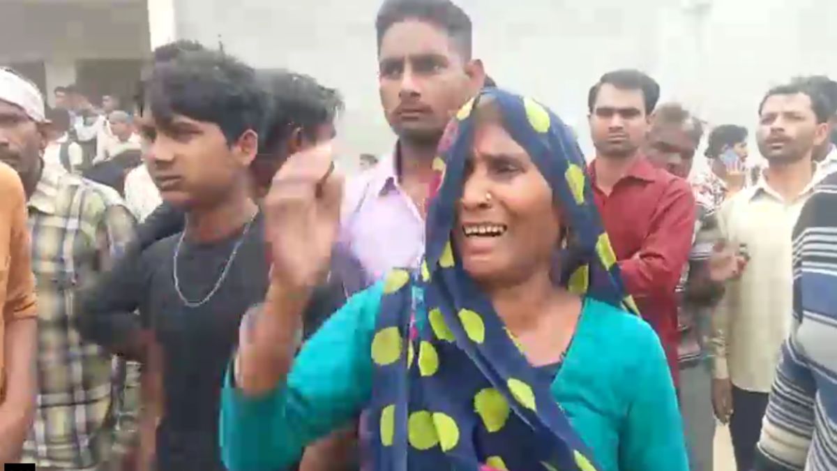 क्षमता से अधिक भर दिए आलू तो ढह गया कोल्ड स्टोरेज, 25 मजदूर दबे