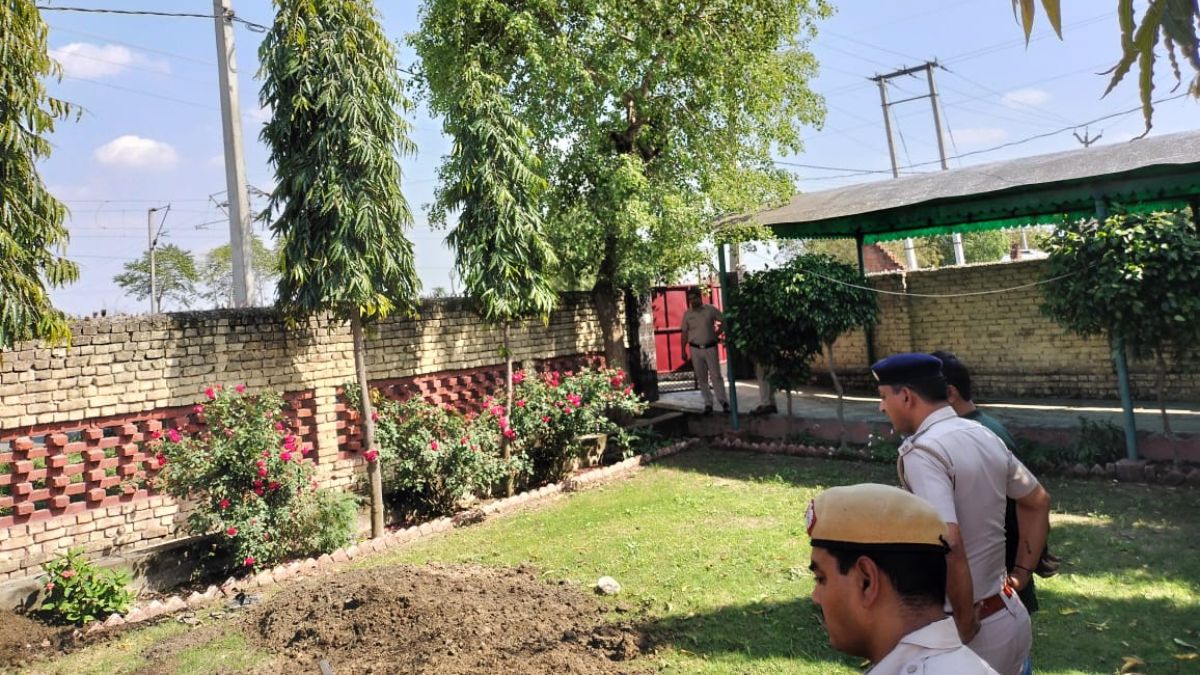 पहले बंधवाई राखी, फिर की शादी... कनाडा से बुलाकर शादीशुदा प्रेमी ने रची खौफनाक साजिश पहले बंधवाई राखी, फिर की शादी... कनाडा से बुलाकर शादीशुदा प्रेमी ने रची खौफनाक साजिश