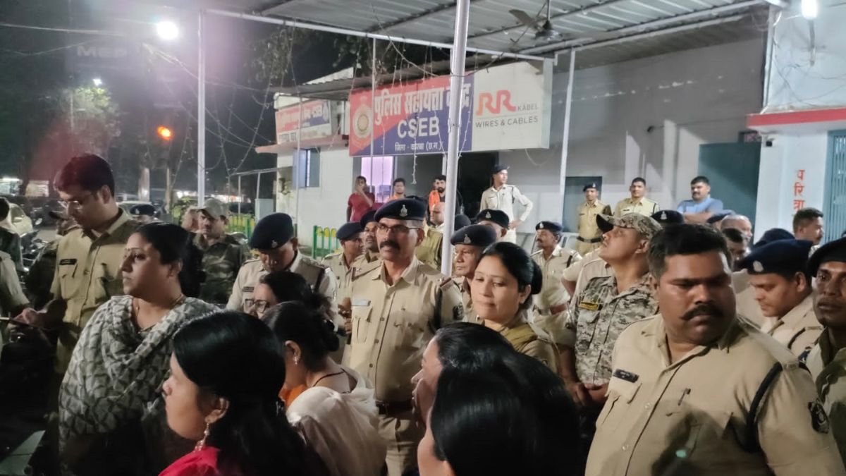 कांग्रेस कार्यकर्ताओं ने भाजपा कार्यालय में की तोड़फोड़, पुलिस ने नहीं लिखी रिपोर्ट तो BJP ने किया चक्काजाम 