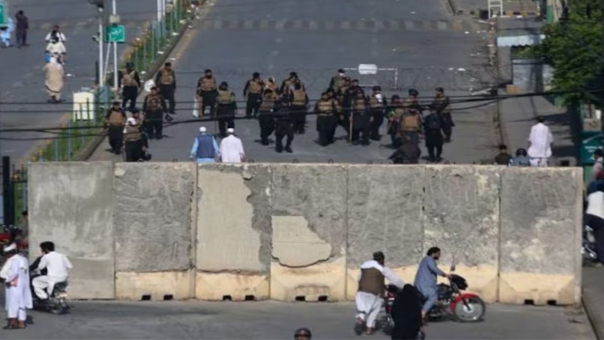 ब्लॉक कर दिए गए थे रोड