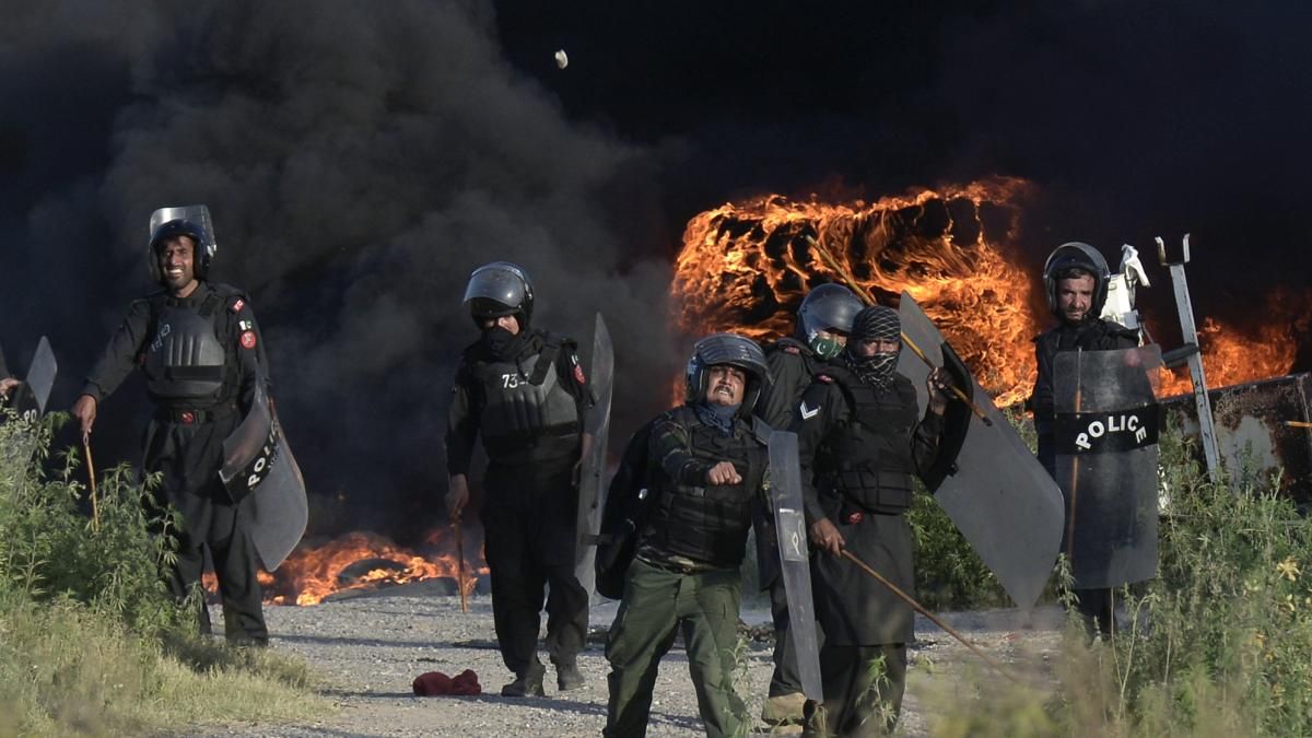 सैन्यबलों पर भी उपद्रवियों ने किया था हमला