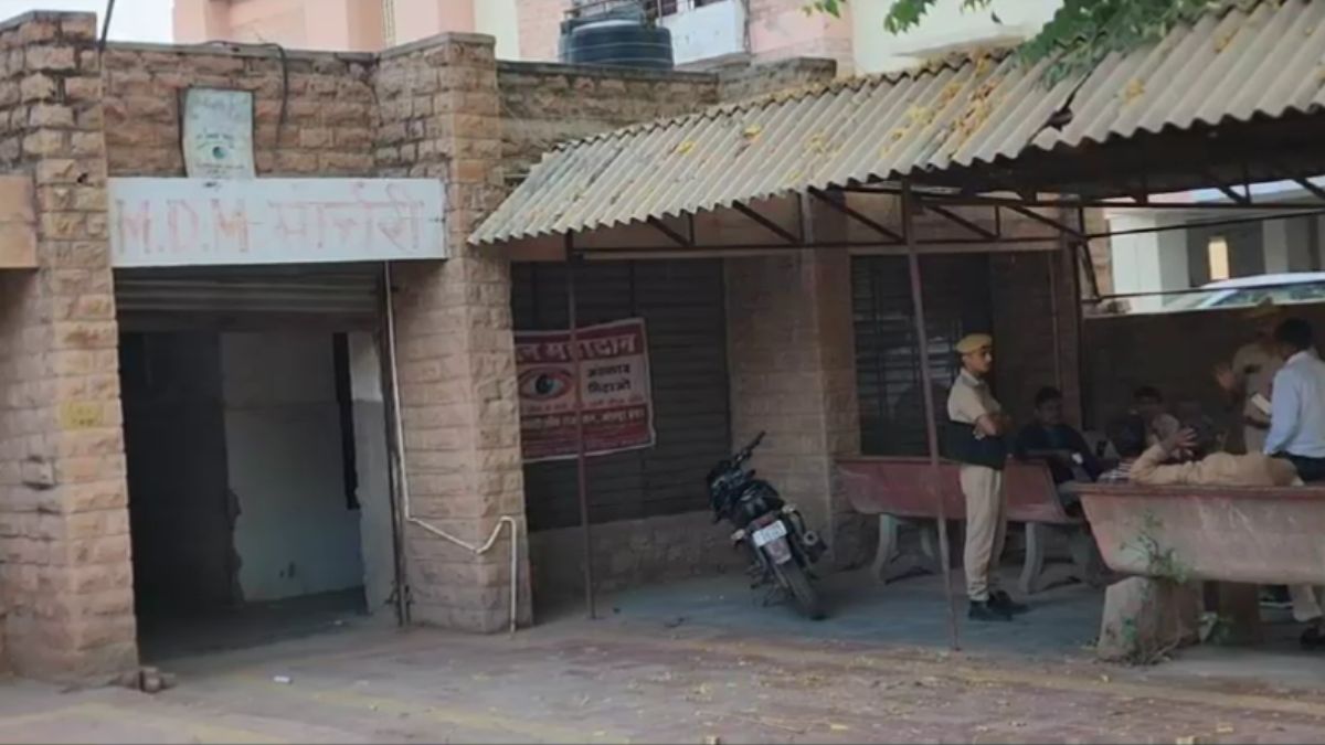 राजस्थानः दलित ने हैंडपंप से भर लिया पानी तो दबंगों ने पीट-पीटकर मार डाला राजस्थानः दलित ने हैंडपंप से भर लिया पानी तो दबंगों ने पीट-पीटकर मार डाला