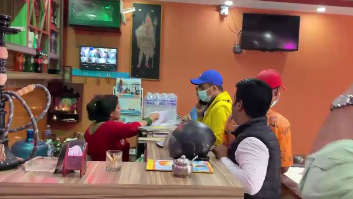 इसी जगह है वो होटल, जहां ठहरे थे सीमा और सचिन.